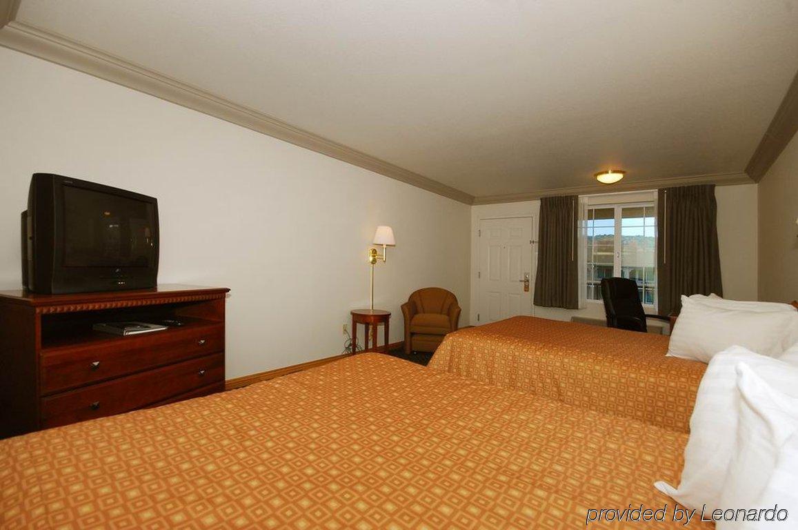Cloverdale Wine Country Inn & Suites Quarto foto